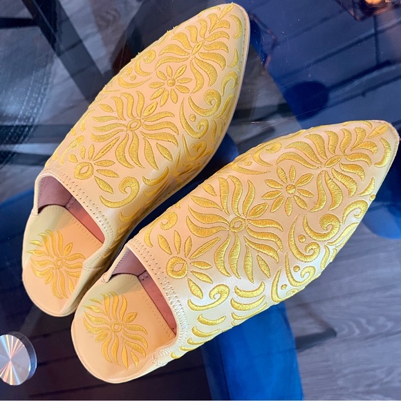 NEW Bright Yellow Authentic Babouche - Picture 1 of 4
